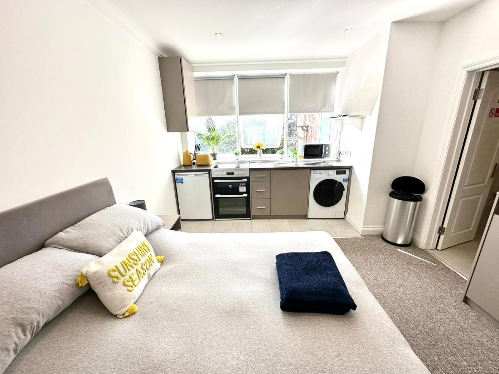 Sunny Modern, Private Apartment,15 Mins To Central London Hendon Εξωτερικό φωτογραφία